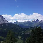Bergzeit アパート ナウダース